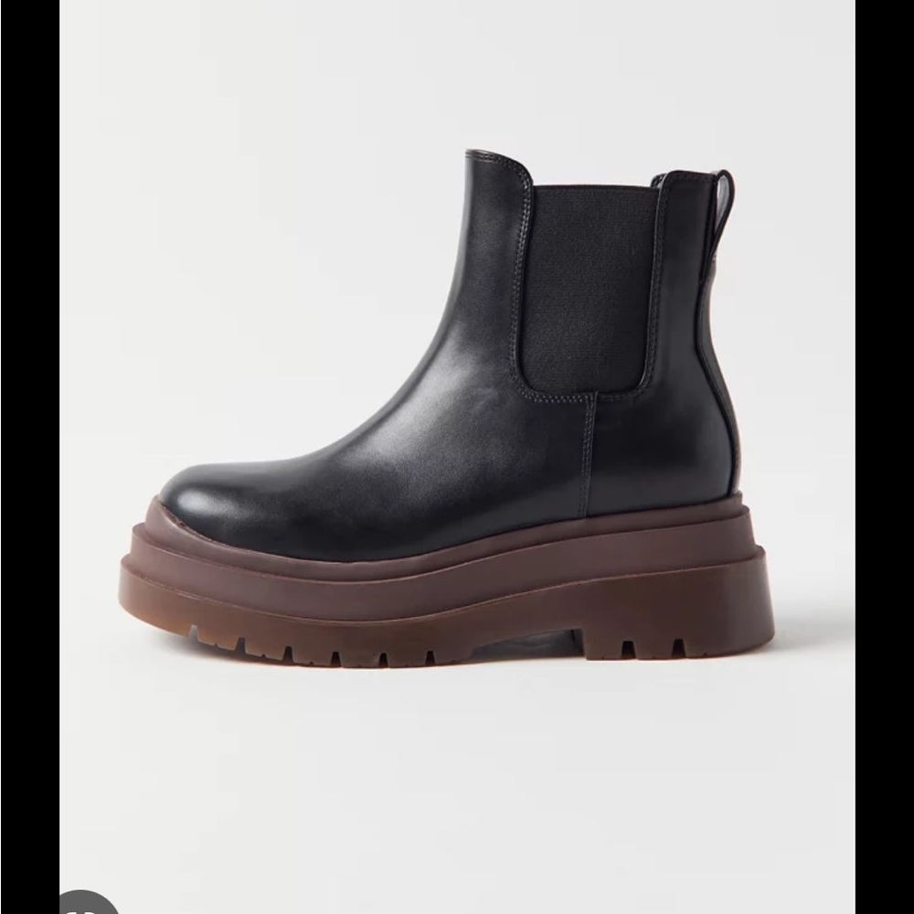 Urban Outfitters boots - Picture 2 of 3